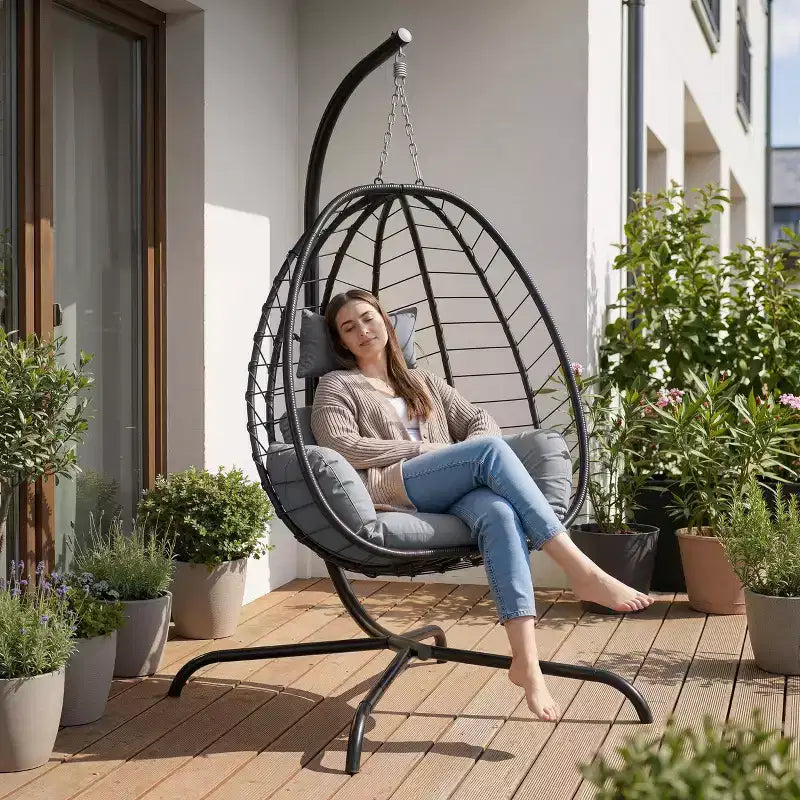 Chaise suspendue en osier en forme d'œuf pour terrasse intérieure/extérieure