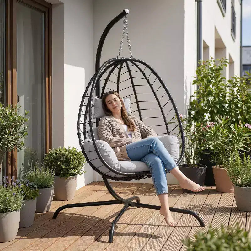 Chaise suspendue en osier en forme d'œuf pour terrasse intérieure/extérieure
